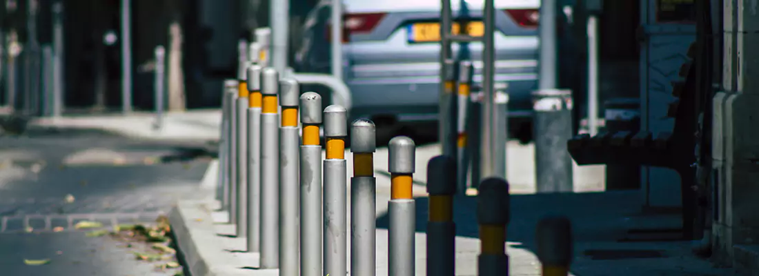 Safe and Convenient Retractable Barrier Column Systems for Properties in Dunedin, FL